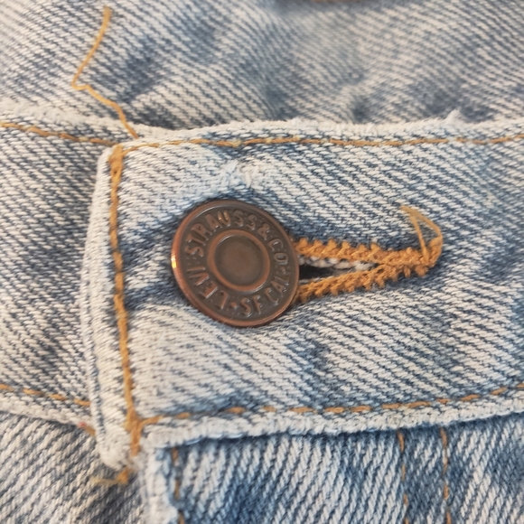 Vintage loose fit Levi's size 34/30 made in USA - Picture 4 of 10